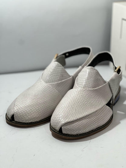 SERPENTE – The Luxe Peshawari Chappal