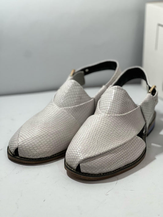 SERPENTE – The Luxe Peshawari Chappal
