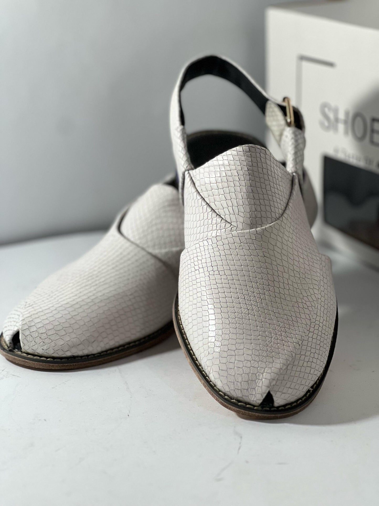 SERPENTE – The Luxe Peshawari Chappal