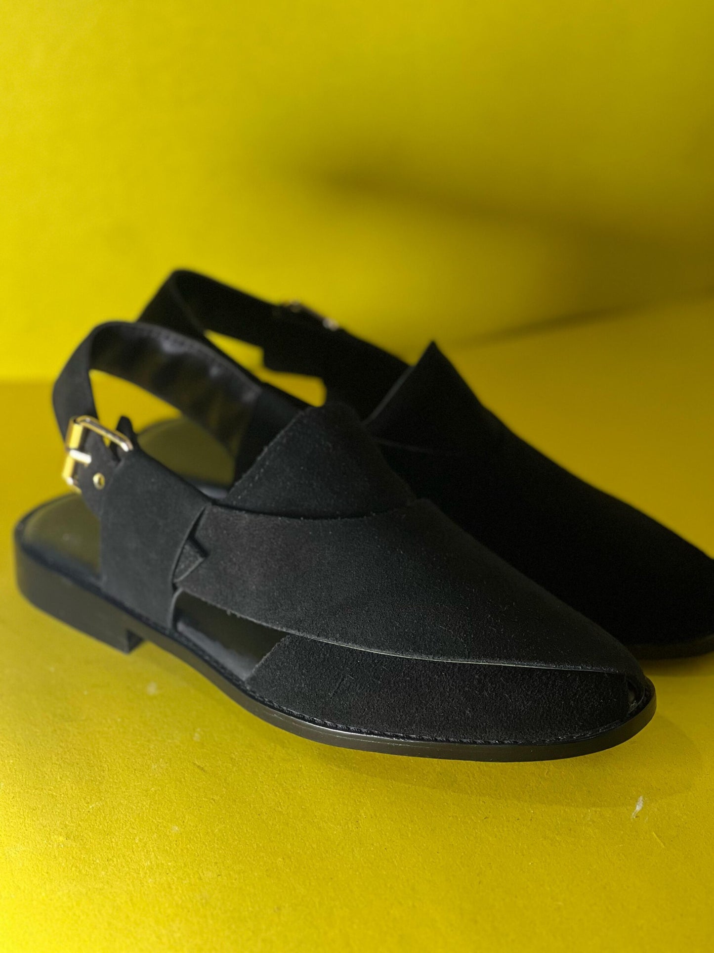 NOIR PESH